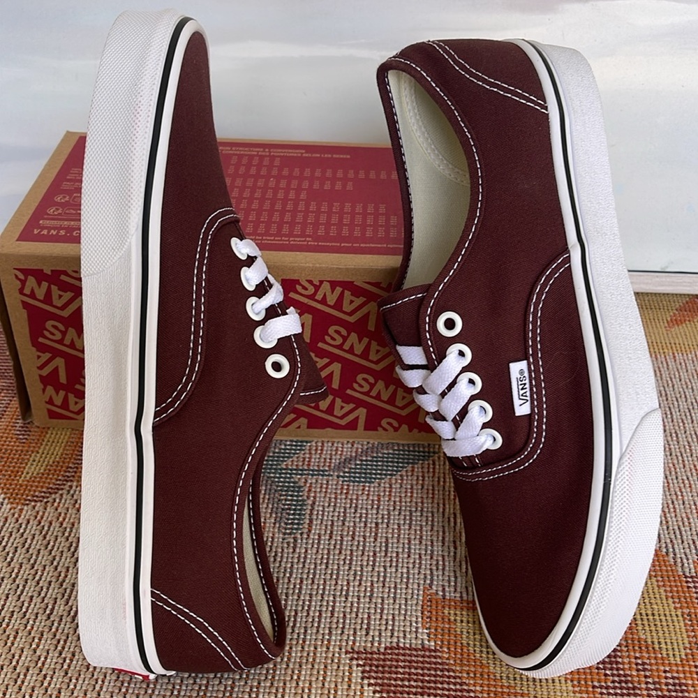 Vans WMNS Authentic
Color Theory Bitter Chocolate 
VN000BW57YO
Sneakers - Picture 12 of 16